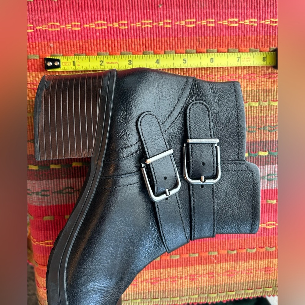 Clarks buckle booties sz 8 - Picture 10 of 13